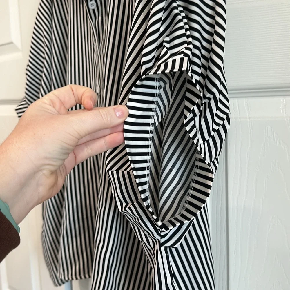 Oversized striped black and white button down shirt. Size xl shirt sleeve shirt - Picture 3 of 6